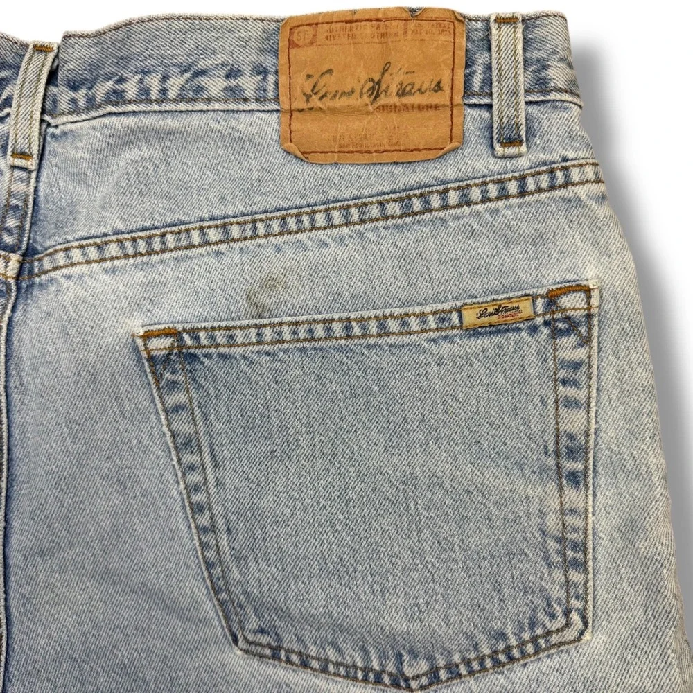 Levi Strauss Y2K Denim Shorts Womens Light Wash 2004‎ Vintage